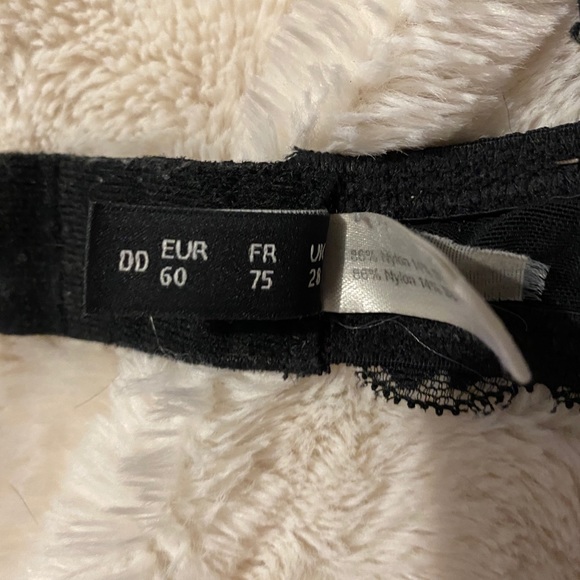 Black Lace Lissi Bra - Picture 3 of 3